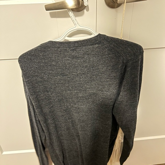 Selling some lightly used clothing and brand new af1, 60 for all not sneakers - Picture 7 of 16